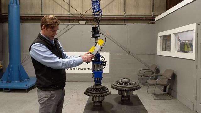 Ergonomic Pinion Lift and Release Tool