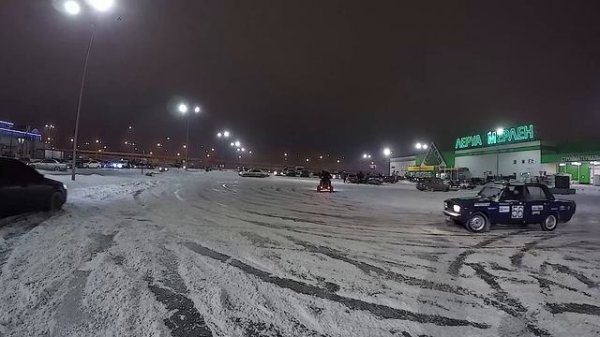 Дрифт на детской мини багги зимой. Ok Sashok рулит.