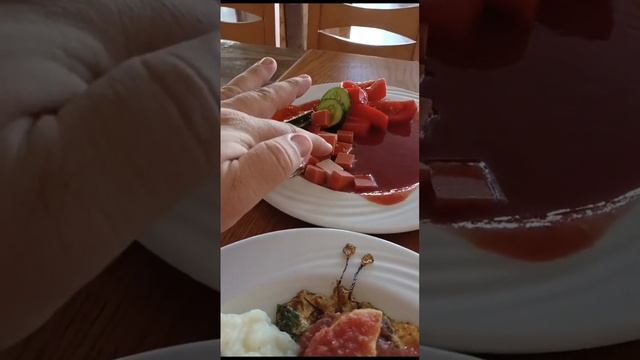 Завтрак в отеле Hawaii Paradiz Rezot