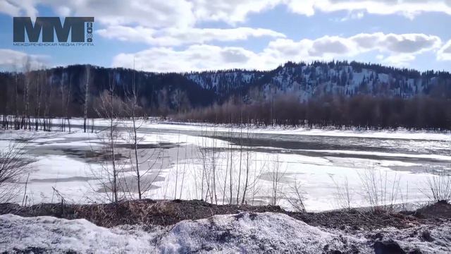 Вскрывается Томь в Междуреченске смотреть онлайн