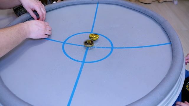 СЕМЕЙНЫЙ ЧЕМПИОНАТ ЗОЛОТЫМИ БЕЙБЛЭЙДАМИ На Большой Арене Бейблэйд Gold BeyBlade Burst