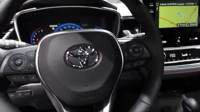 Skoda Octavia Combi vs Toyota Corolla Touring Sports смотреть онлайн