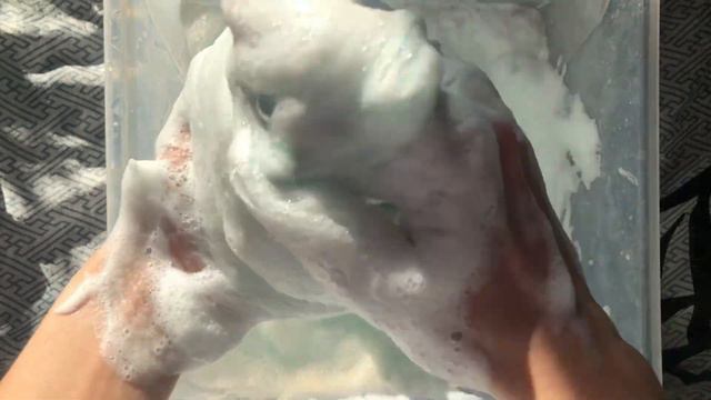 ASMR washing soap.Мыление хвойного мыла от Нефис смотреть онлайн