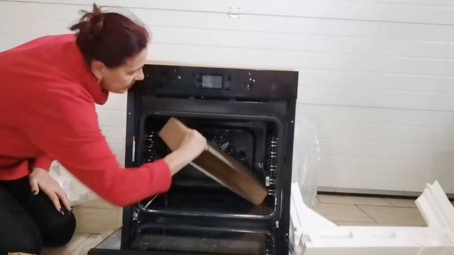 Распаковка — Электрический духовой шкаф Hotpoint-Ariston FA2 841 JH BL HA смотреть онлайн