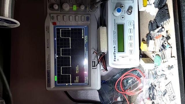EXperimEnt 101 CLassD PwM modulation Frequency Combination...with triangle oscillator смотреть онлайн