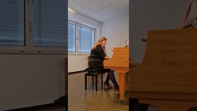 Ирина Крайдер - ИЩУ ТЕБЯ(piano) - исп. автор смотреть онлайн