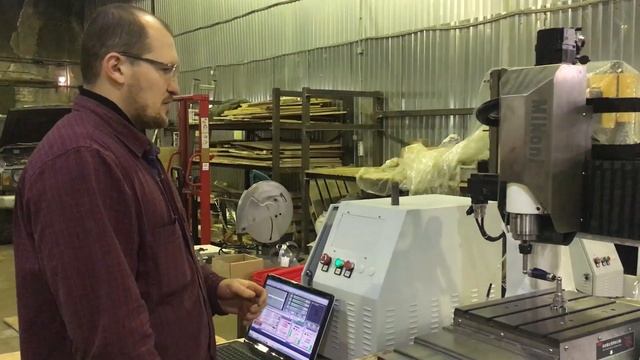 Отгрузка фрезерного станка MIKONI 430P, проверка, упаковка в Darxton смотреть онлайн