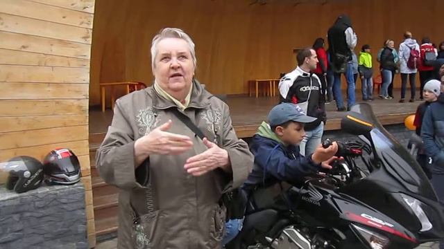 02.06.2018 Татьяна Нужина в парке "Крылья советов" MVI 0709 смотреть онлайн