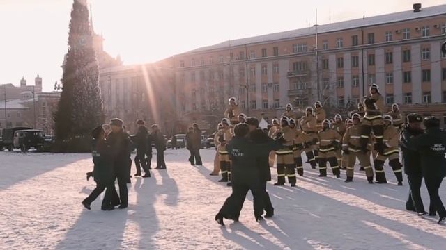 Флешмоб, посвященный 25-летию МЧС России. смотреть онлайн