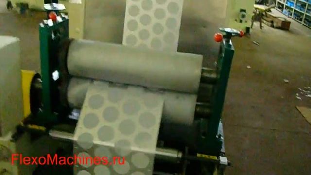 Машина для высечки платинок PLT-400 с секцией эмбоссирования и секцией контроля и равнения полотна смотреть онлайн
