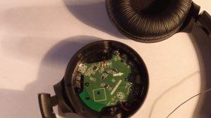 JBL T500BT Не заряжаются