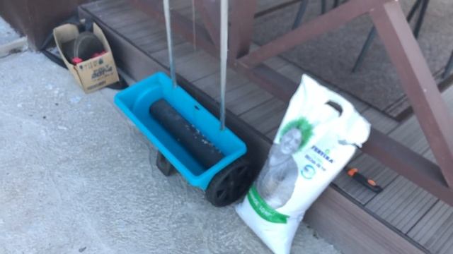 Удобряю газон из мятлика по весне. Удобрение для газона Fertica весна-лето. смотреть онлайн