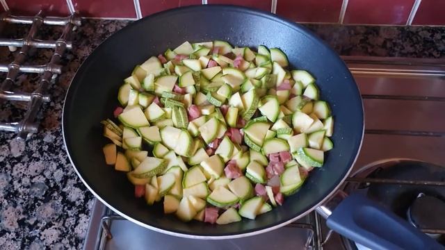 Спагетти с кабачками и беконом|Простой и вкусный рецепт итальянской пасты??? смотреть онлайн