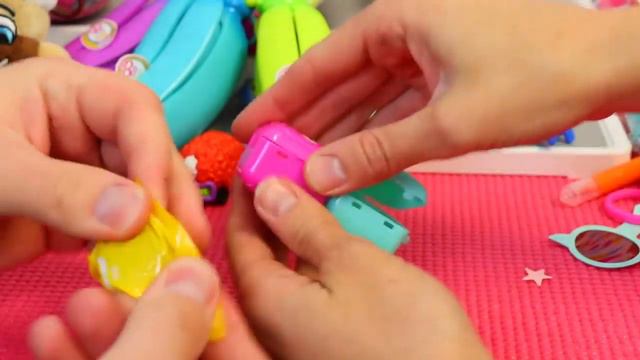 OPENING 100 TOYS!!! It's a Toy Party! смотреть онлайн