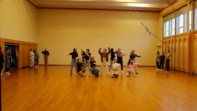 Random Play Dance (K-pop Korean Wave 2021/2022) смотреть онлайн