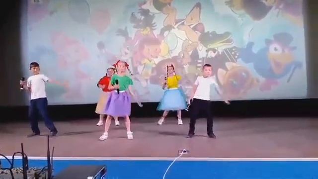 Елена Петрова как я выступала? с группой в кинотеатре. под песню. счастье смотреть онлайн