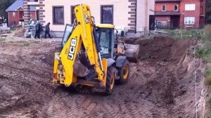 Аренда экскаватора погрузчика JCB 3cx и других в Москве