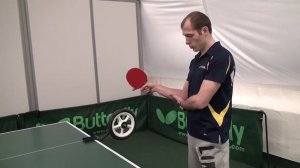 ► Урок по настольному теннису. Выполнение наката и топ-спина на колесе