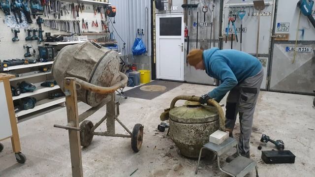 DDR Betonmischer reparieren, aus 2 mach 1 смотреть онлайн