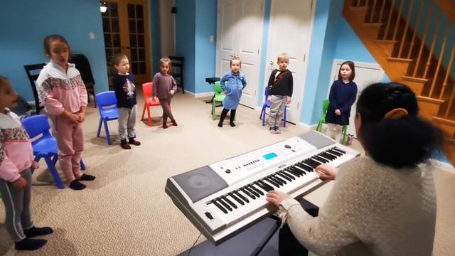 Новогодний хоровод смотреть онлайн