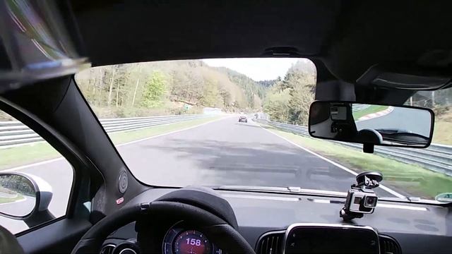 First Day Nordschleife - Abarth (180PS) chasing Porsche (420PS) смотреть онлайн