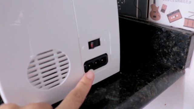 MAIS DETALHES SOBRE MINHA RETA DOMESTICA SINGER TRADITION смотреть онлайн