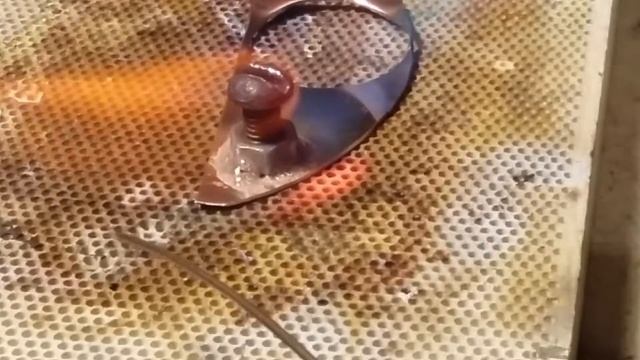 Пайка стальной гайки на медную пластину смотреть онлайн