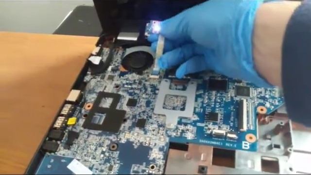 Testing LCD Monitor Compaq Presario CQ56 Part 3 смотреть онлайн