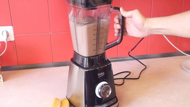Бананово-шоколадный коктейль. Блендер Beko TBS3164 смотреть онлайн