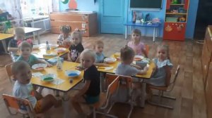 Экспериментальная деятельность в младшей группе "Разноцветные мыльные пузыри"