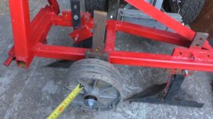 Минитрактор переломка. Обзор самодельного двухкорпусного плуга.