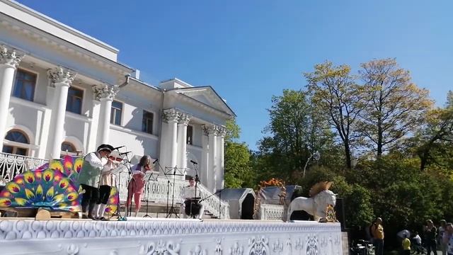 Фестиваль тюльпанов на Елагином острове 🌷 смотреть онлайн