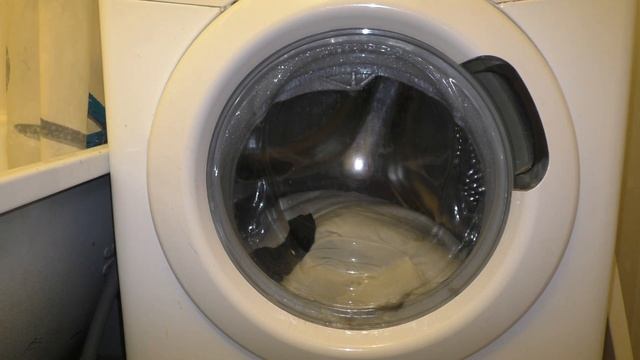 Стрика белья в стиральной машине Candy CSS4 1072D1/2 SMART TOUCH на программе Экспресс 59 смотреть онлайн