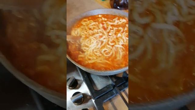 Макароны в соусе Болонез смотреть онлайн