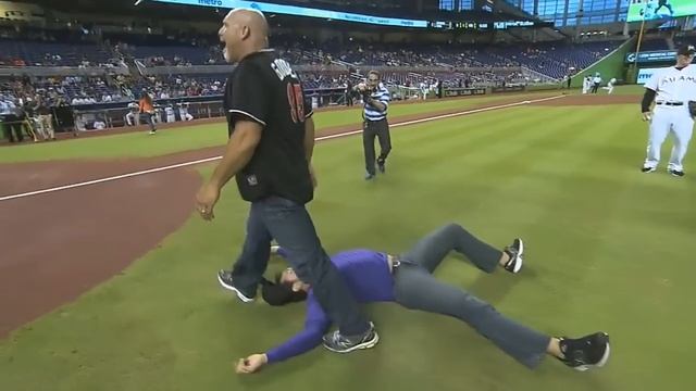 Wrestler Goldberg Spears Guy In Purple On Legends Of Wrestling Night