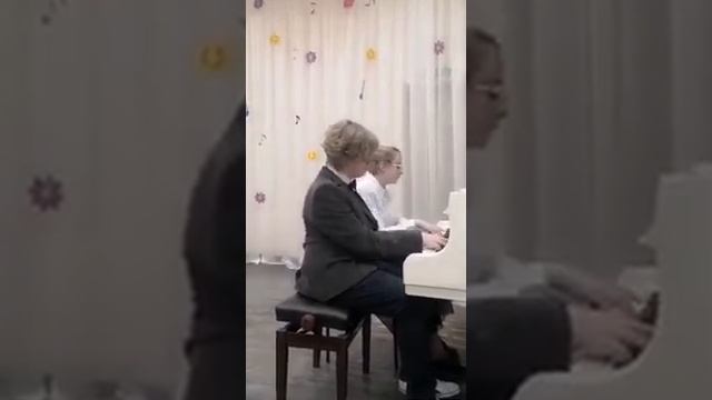 Ю. Весняк. Концертная пьеса "Карлсон" смотреть онлайн