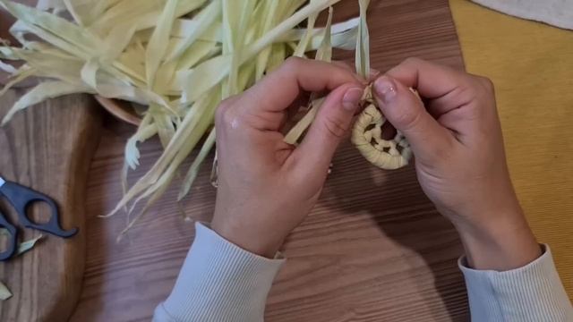 Грузинский узел: плетём корзинку из того, что многие выбрасывают смотреть онлайн