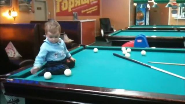 Маленький чемпион по русскому бильярду .wmv смотреть онлайн