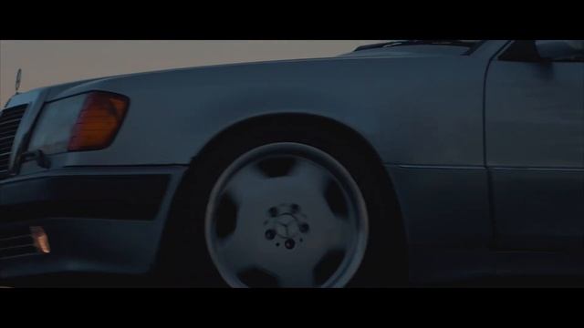 Mercedes 500 E - V8 - W124 смотреть онлайн