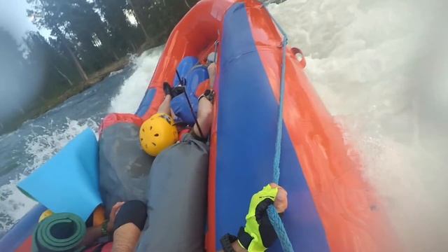 Порог падун на Умбе. 25 минут в бочке. смотреть онлайн