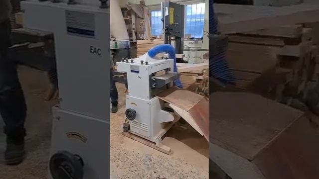 Строгание буковых заготовок на двустороннем рейсмусовом станке EcoWood MB204F смотреть онлайн