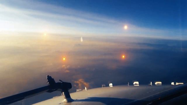 срочно летчики передали сос на самолет напали нло/ОГРОМНЫЙ НЛО НАПАДАЕТ НА БАЗУ ВОЕННЫХ смотреть онлайн