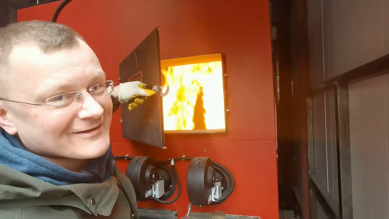 Автоматический котел КТМ 300кВт, 2 горелки, внешний зольник, бункер 6м.куб.