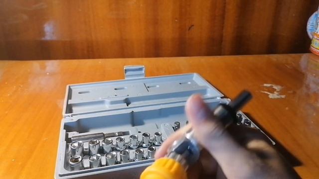 обзор на отвёртку реверсивную с набором бит и головок смотреть онлайн