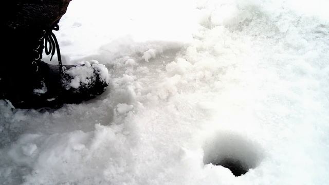 Ульяновский пруд. Ловля окуня на самодельные безмотылки. смотреть онлайн
