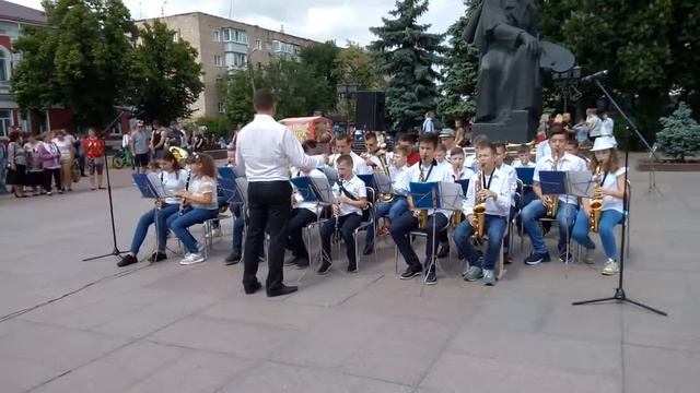 Духовий оркестр "Smoke on the water" смотреть онлайн