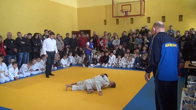 Капетинский Олег - Бурмистр Тимофей. - 21 кг. VII Турнир по дзюдо Дмитриевка . 24 сентября 2016. смотреть онлайн