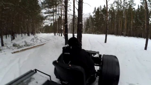 По зимнему лесу на каракате ЗИС-5 смотреть онлайн