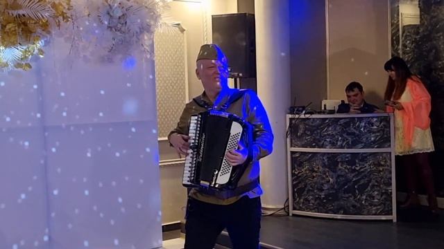 Прощание Славянки / Аккордеонист Николай Засидкевич смотреть онлайн