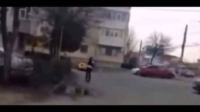 Вот как нужно ходить на каблуках.) смотреть онлайн